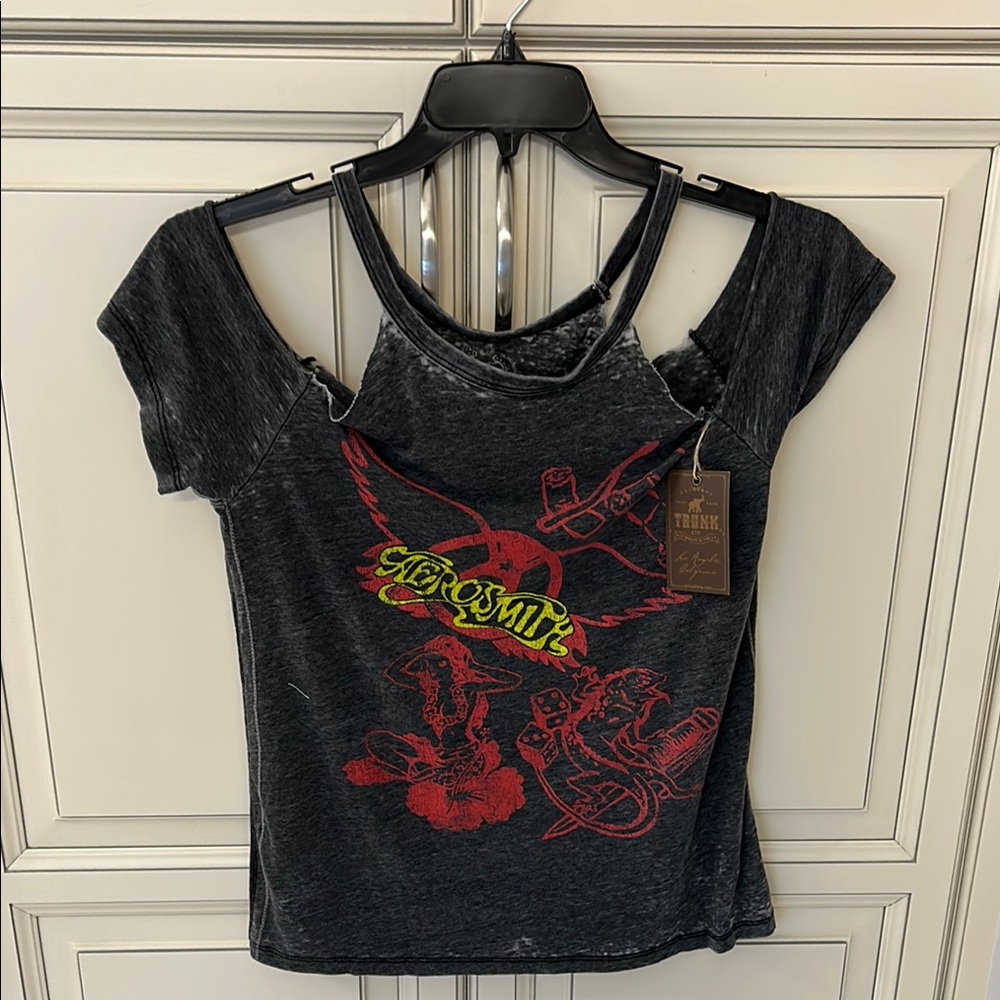 Trunk Ltd Women's Tops - Graphic band tee Bundle lot of 4 - Picture 3 of 15
